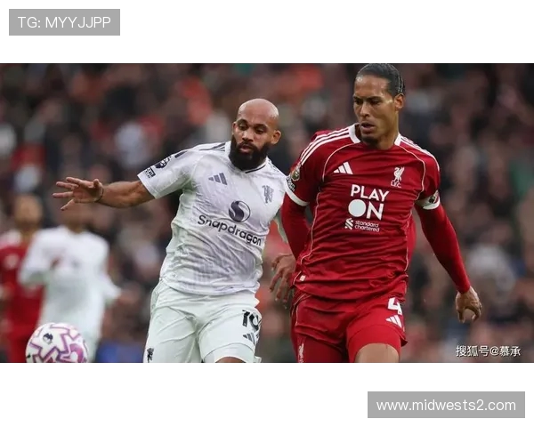 不应该的致命失误 范戴克踢空送礼 伯恩茅斯抓住机会破门得分 不应该的致命失误 范戴克踢空送礼 伯恩茅斯抓住机会破门得分